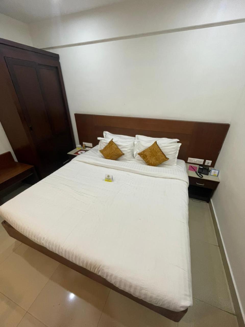 Kallada Sangeetha Hotels Thrissur Exterior foto
