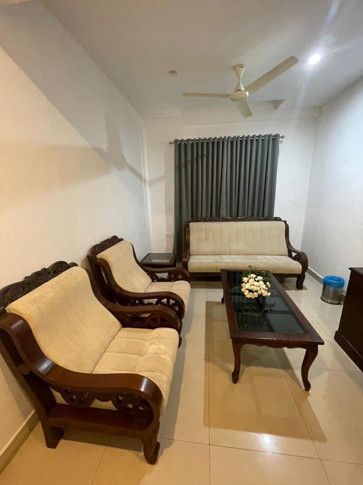 Kallada Sangeetha Hotels Thrissur Exterior foto